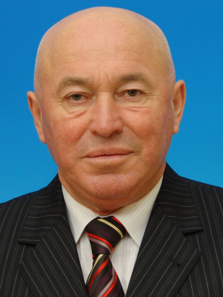 Mocanu is Romanian for "Dumb as a Hammer"